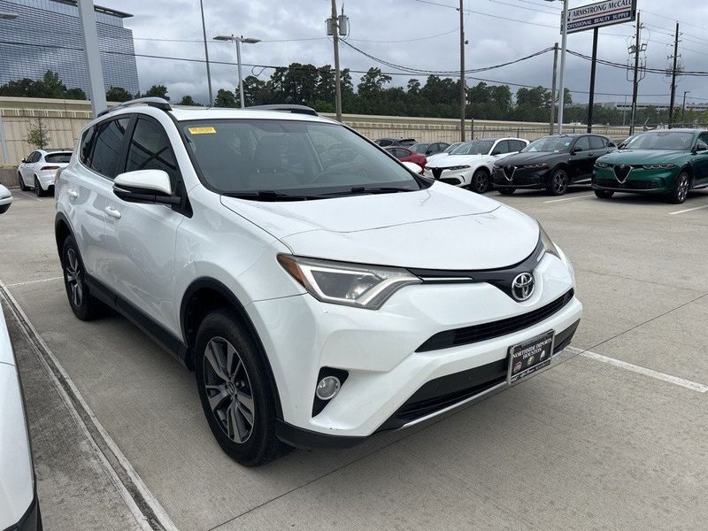 2016 Toyota RAV4 XLEImage 1