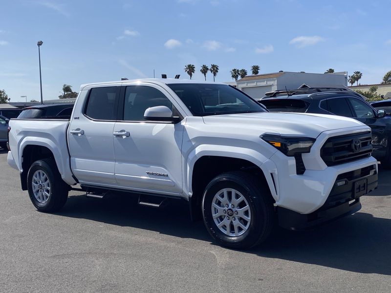 2025 Toyota Tacoma SR5Image 2