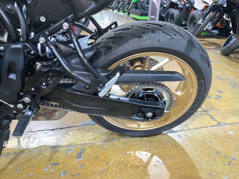 New 2025 Yamaha XSR700 Image 16