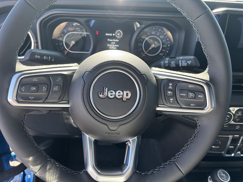 New 2026 Jeep Wrangler 4-door SaharaImage 29