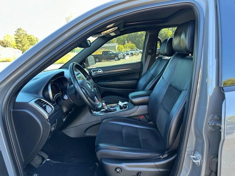 2020 Jeep Grand Cherokee Altitude photo 11