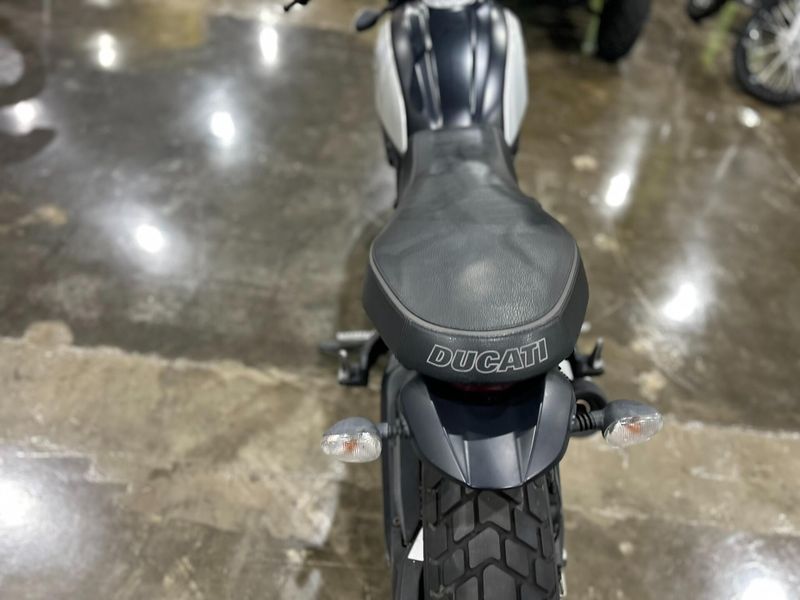 Used 2022 Ducati SCRAMBLER ICON DARK Image 14