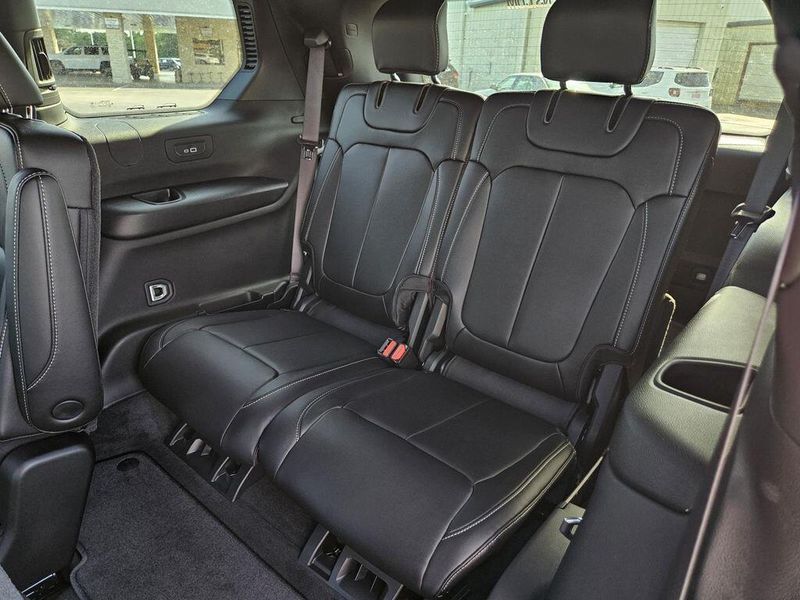 2025 Jeep Grand Cherokee L Limited 4x4Image 24