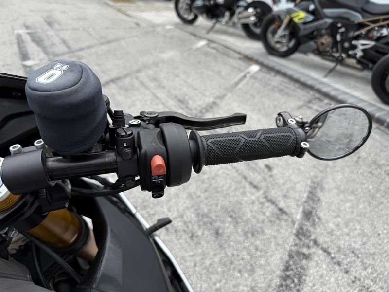 2017 Aprilia Tuono V4 1100 Factory ABS 
