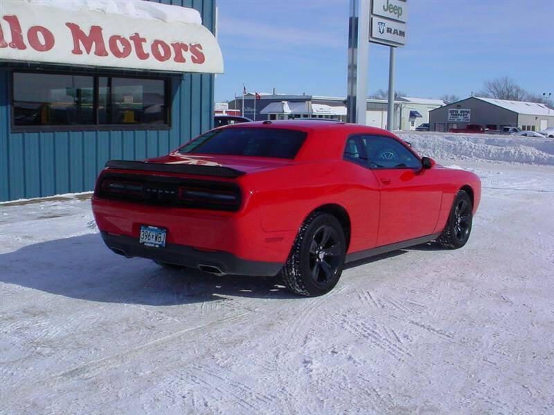 2015 Dodge Challenger SXT 2dr CoupeImage 4