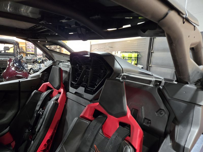 NEW 2025 CAN-AM MAVERICK R MAX X RS 999T DCT Image 19