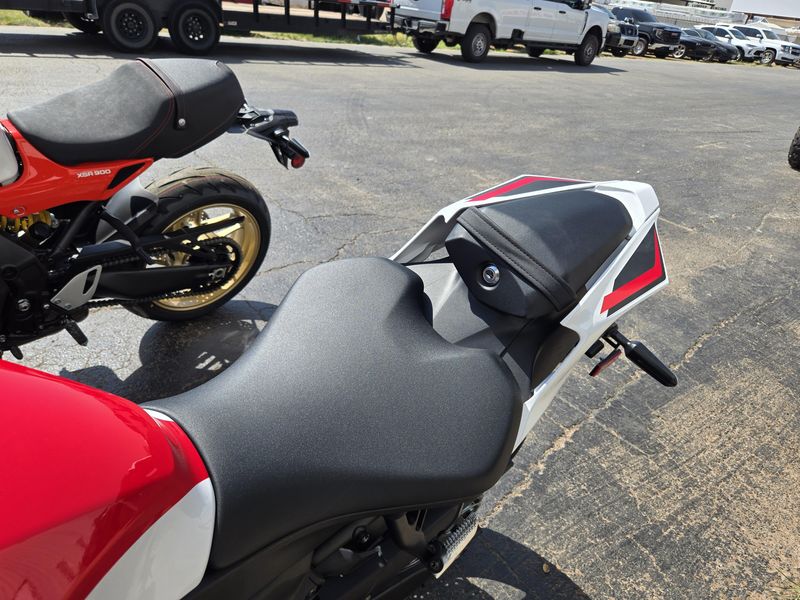 NEW 2026 YAMAHA YZFR7 70TH ANNIVERSARY EDITION Image 13