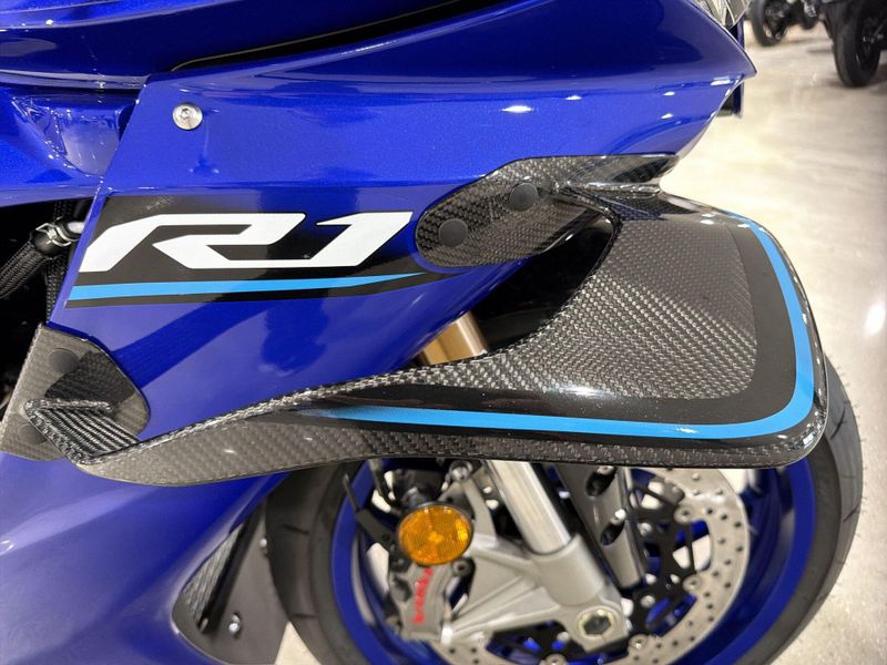 New 2026 Yamaha YZF-R1 Image 28