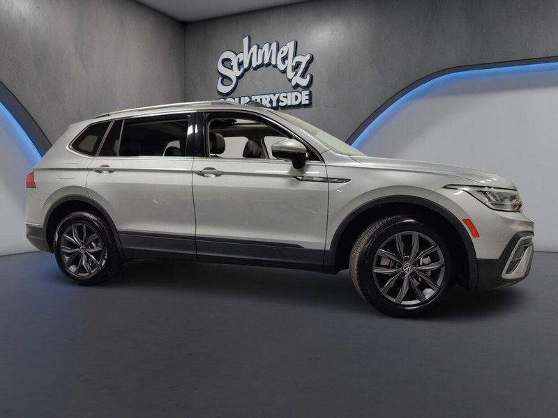 Used 2022 Volkswagen Tiguan SE AWD w/SunroofImage 4