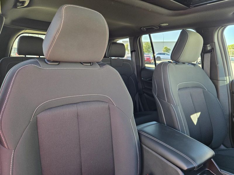 Used 2025 Jeep Grand Cherokee Laredo X 4x2