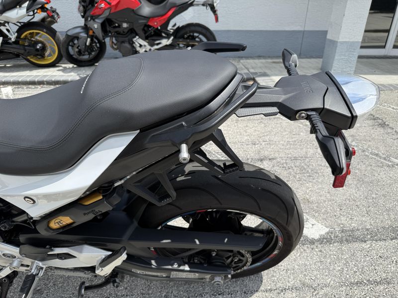 2022 BMW F 900 R
