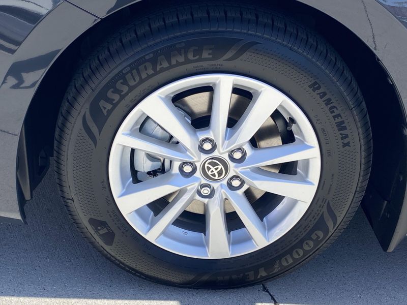 2025 Toyota Camry LEImage 8