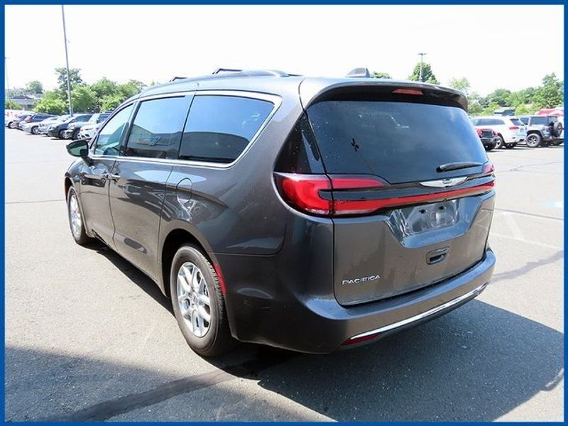 2022 Chrysler Pacifica Touring LImage 5