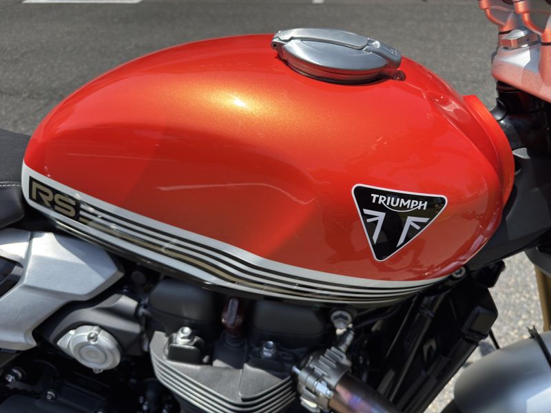 2025 Triumph Speed Twin RS 1200 - BAJA ORANGE - SAPPHIRE BLACK 