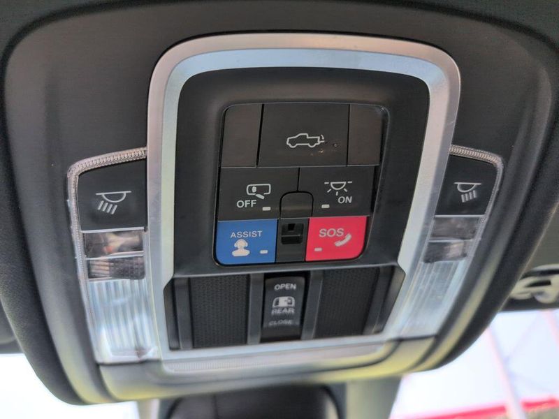 2022 RAM 1500 LaramieImage 30