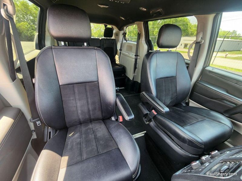 2019 Dodge Grand Caravan SXTImage 28