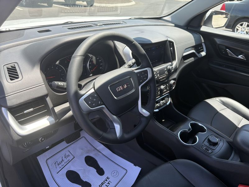 Used 2024 GMC Terrain SLTImage 40