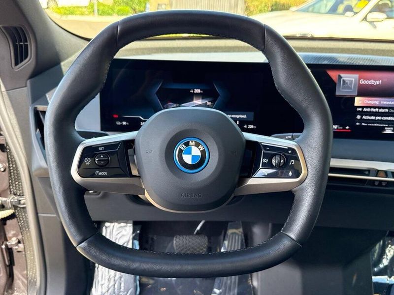 Used 2023 BMW iX M60Image 24