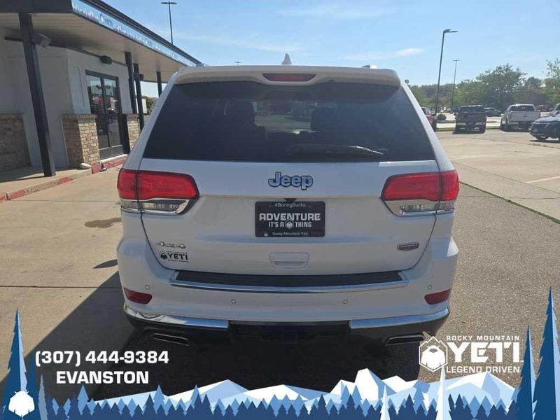 2020 Jeep Grand Cherokee Summit photo 2
