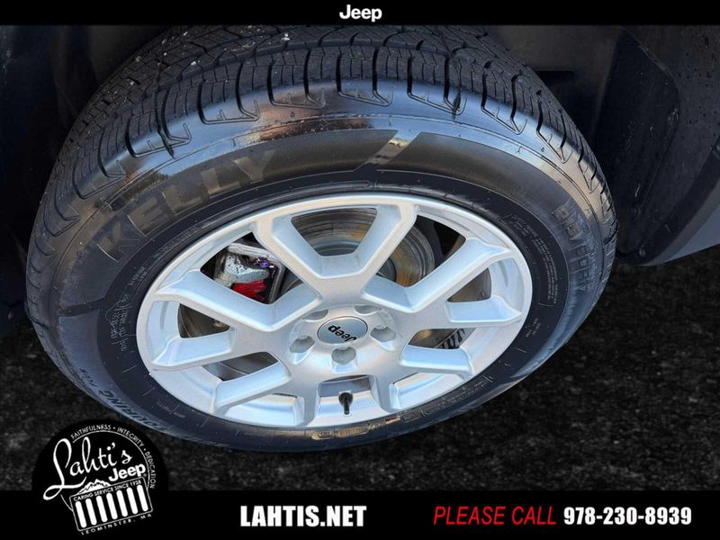 2022 Jeep Renegade Latitude photo 8