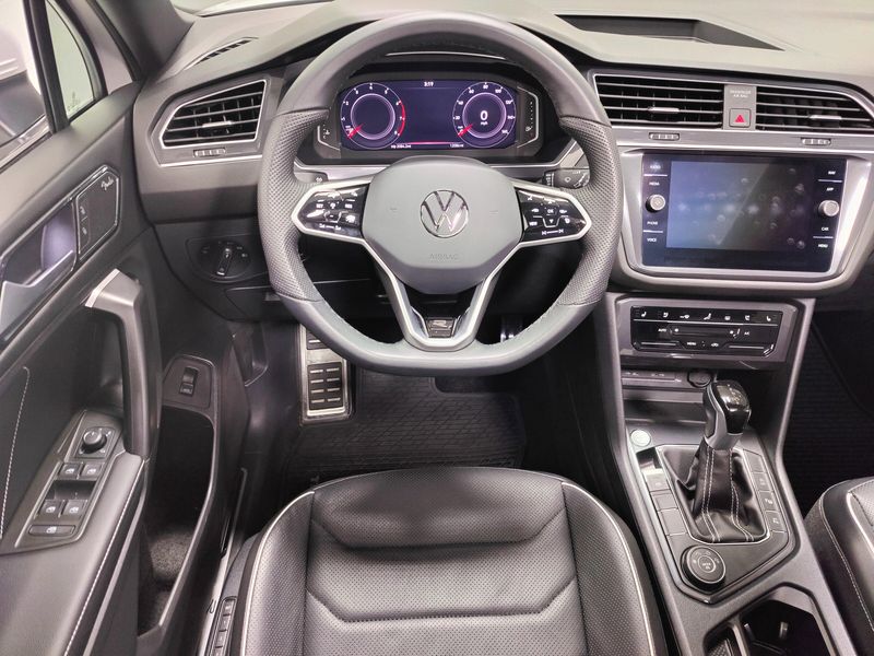 Used 2024 Volkswagen Tiguan AWD SEL R-Line w/Sunroof/NavImage 25