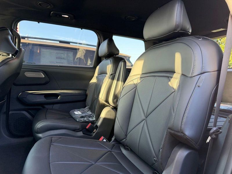 New 2027 Kia Telluride Hybrid EXImage 11