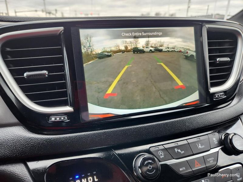 New 2026 Chrysler Voyager Lx