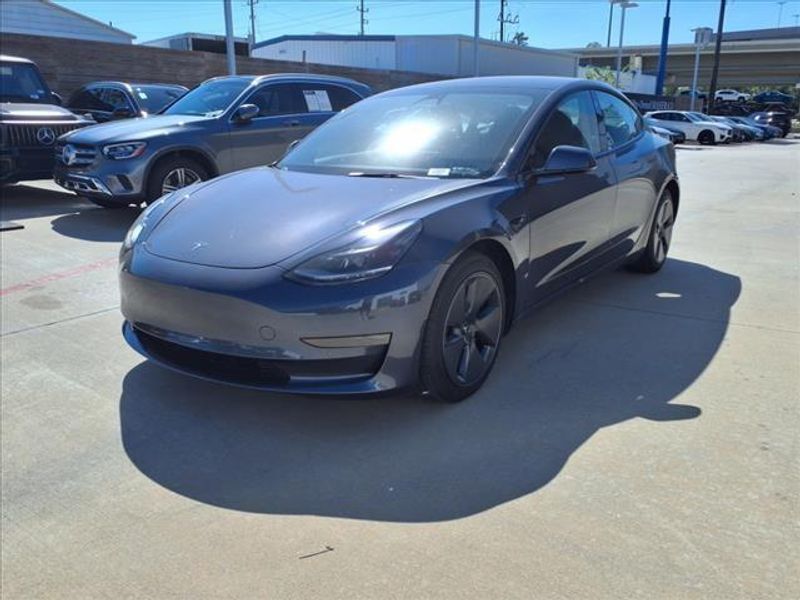 2022 Tesla Model 3 Long RangeImage 2