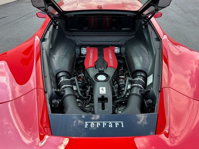 2017 Ferrari 488 GTB BaseImage 30