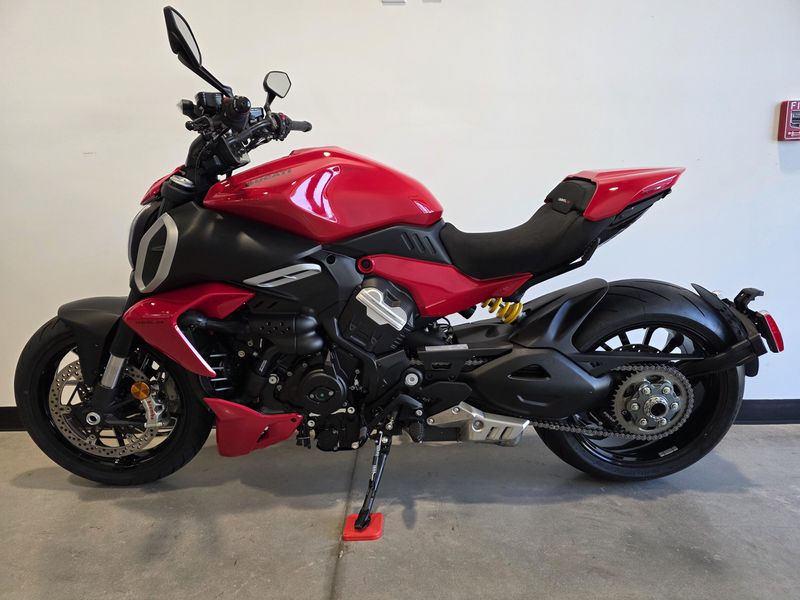 2025 Ducati Diavel V4