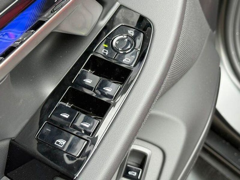 New 2026 BMW M5 BaseImage 16