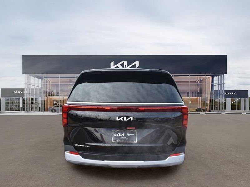 New 2026 Kia Carnival EXImage 5