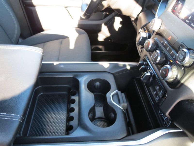 Used 2021 RAM 1500 Big Horn 4x4 4dr Crew Cab 5.6 ft. SB PickupImage 20