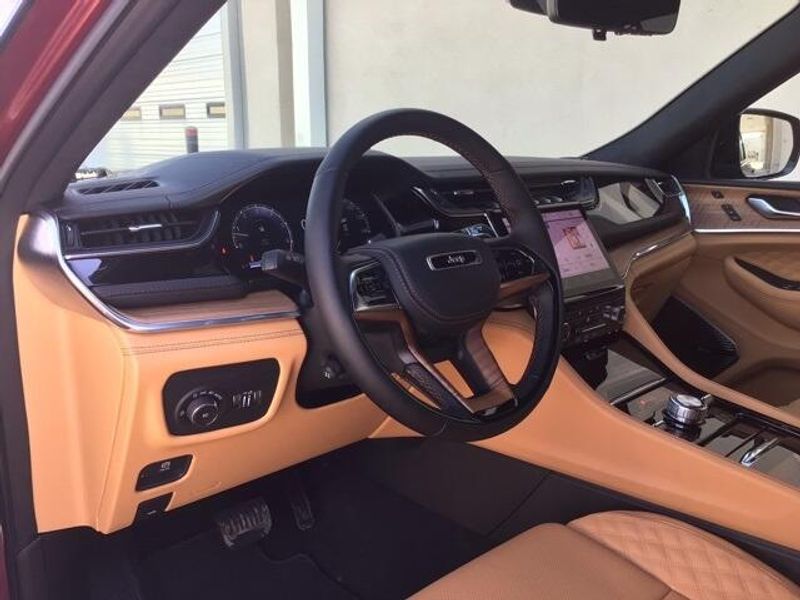2025 Jeep Grand Cherokee Summit Reserve 4x4Image 12