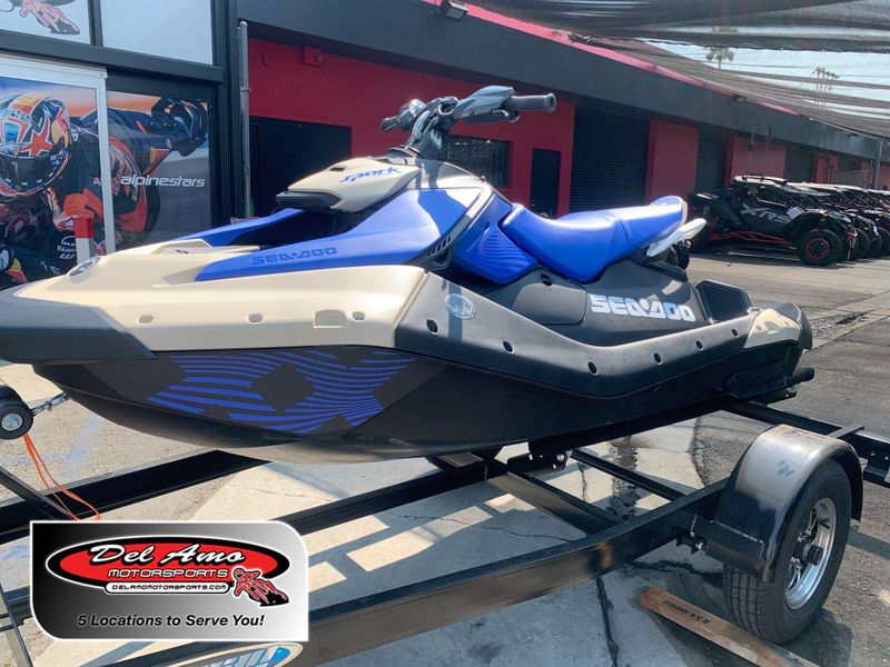 New 2025 Sea-Doo SPARK FOR 3 90 TRIXX (SOUND SYSTEM) Image 1