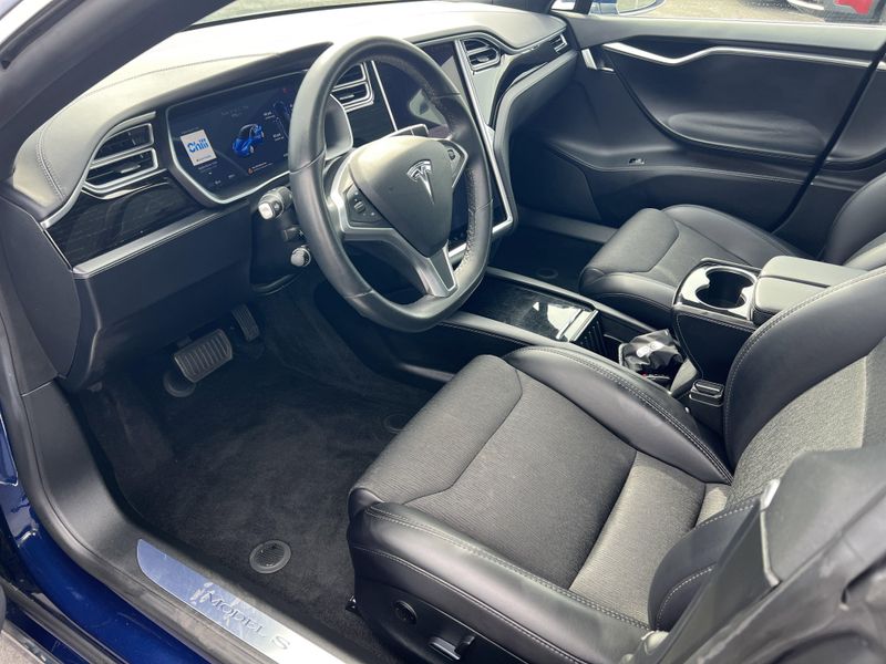 Used 2018 Tesla Model S 75DImage 3
