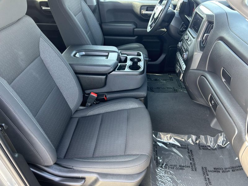 Used 2025 Chevrolet Silverado 1500 CustomImage 10