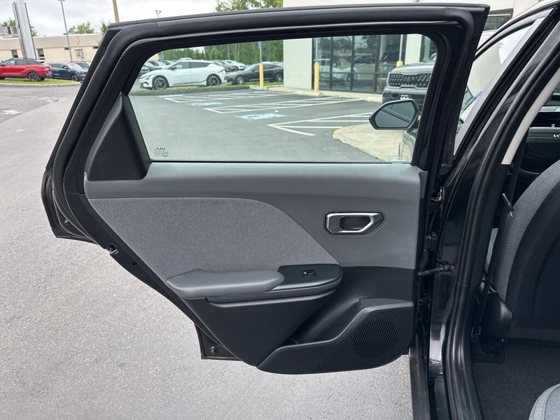 2025 Kia K4 EXImage 21
