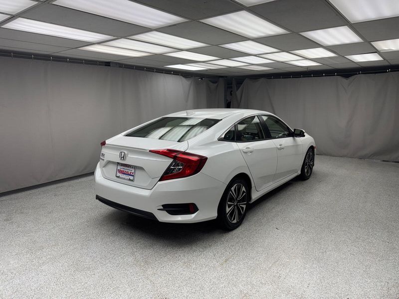2018 Honda Civic EX-LImage 3