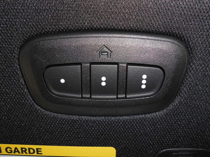 2025 Jeep Grand Cherokee L Limited 4x4Image 17