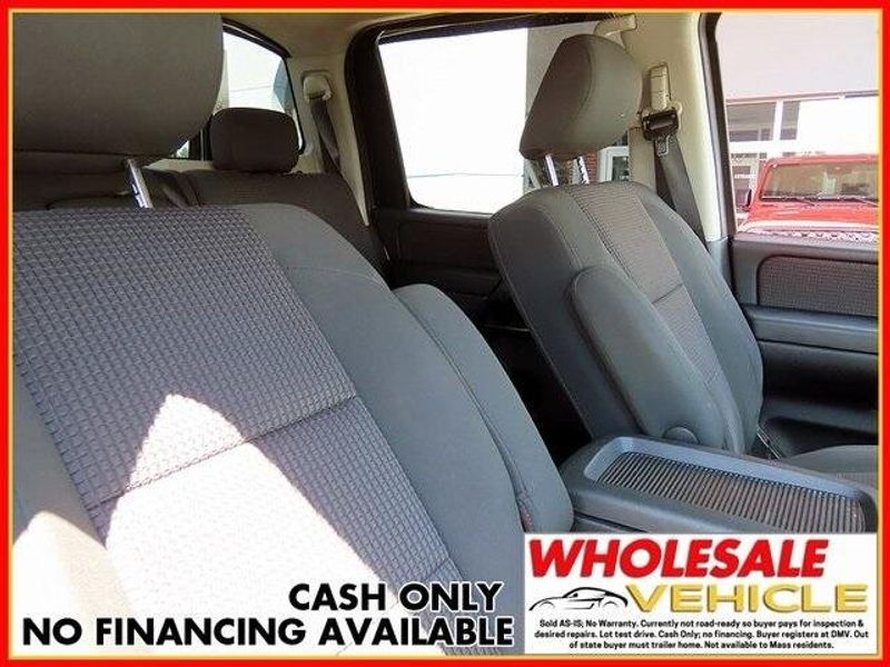 Used 2011 Nissan Titan SVImage 10
