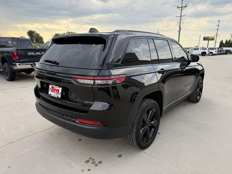 Used 2023 Jeep Grand Cherokee LimitedImage 39