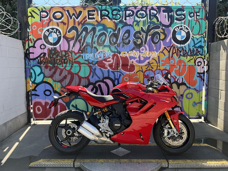 Used 2024 Ducati SuperSport 950 S Image 5