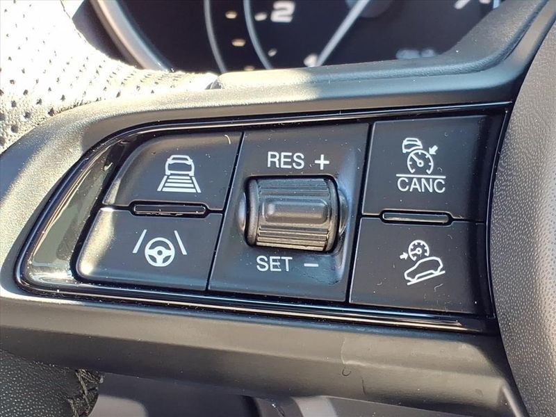 Used 2023 Alfa Romeo Stelvio VeloceImage 19