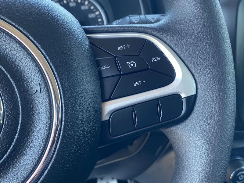 2021 Jeep Renegade SportImage 28