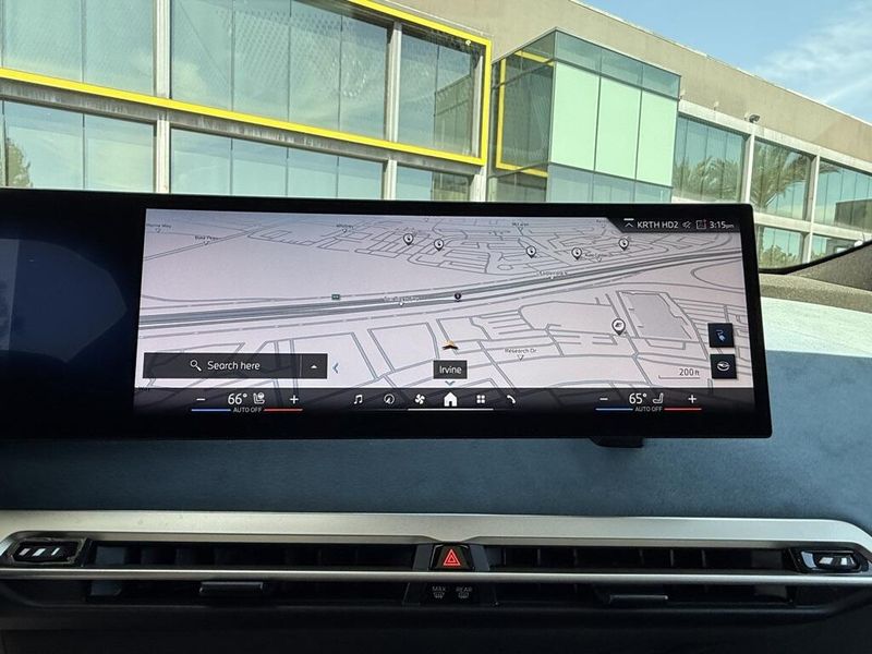 2025 BMW iX xDrive50Image 28