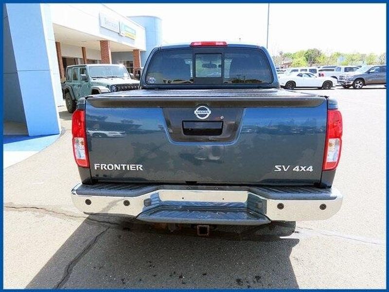2014 Nissan Frontier SVImage 6