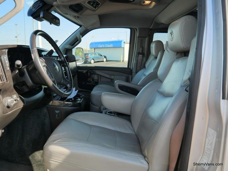 2020 Chevrolet Express Cargo Image 20