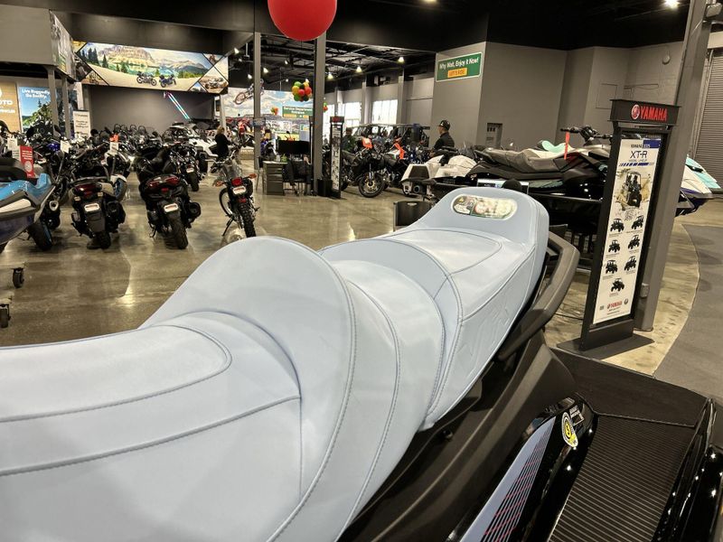 2025 Yamaha VX CRUISER W&sol;AUDIO  in a BLACK/ICE BLUE exterior color. Del Amo Motorsports of Redondo Beach (424) 390-7811 delamomotorsports.com 