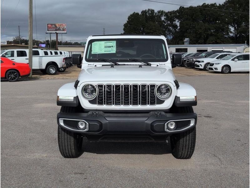New 2026 Jeep Wrangler 4-door SaharaImage 8